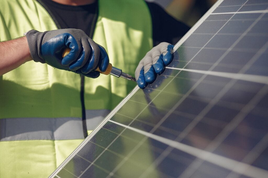 solar panel maintenance 